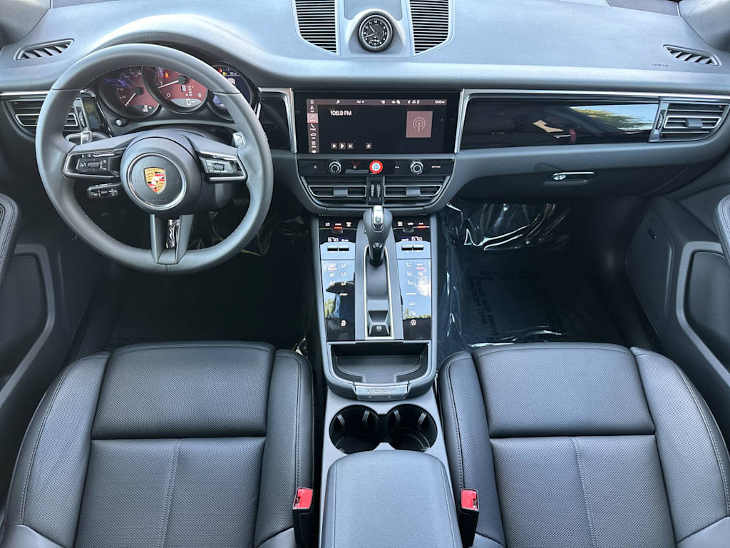 Thumbnail: 2026 Porsche Macan - 9
