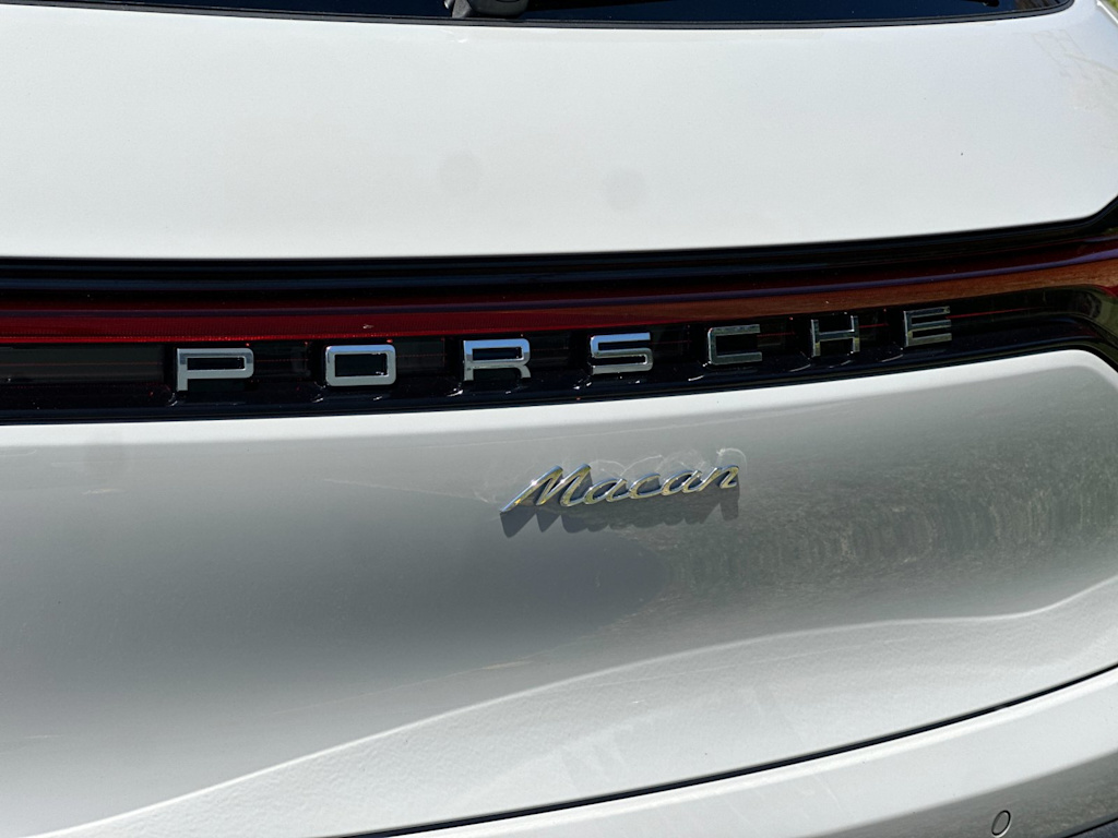 Thumbnail: 2026 Porsche Macan - 7