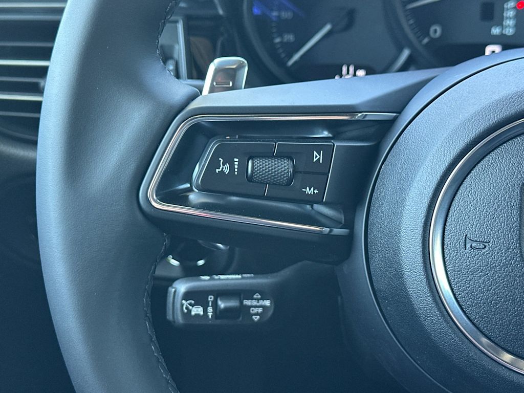 Thumbnail: 2026 Porsche Macan - 31