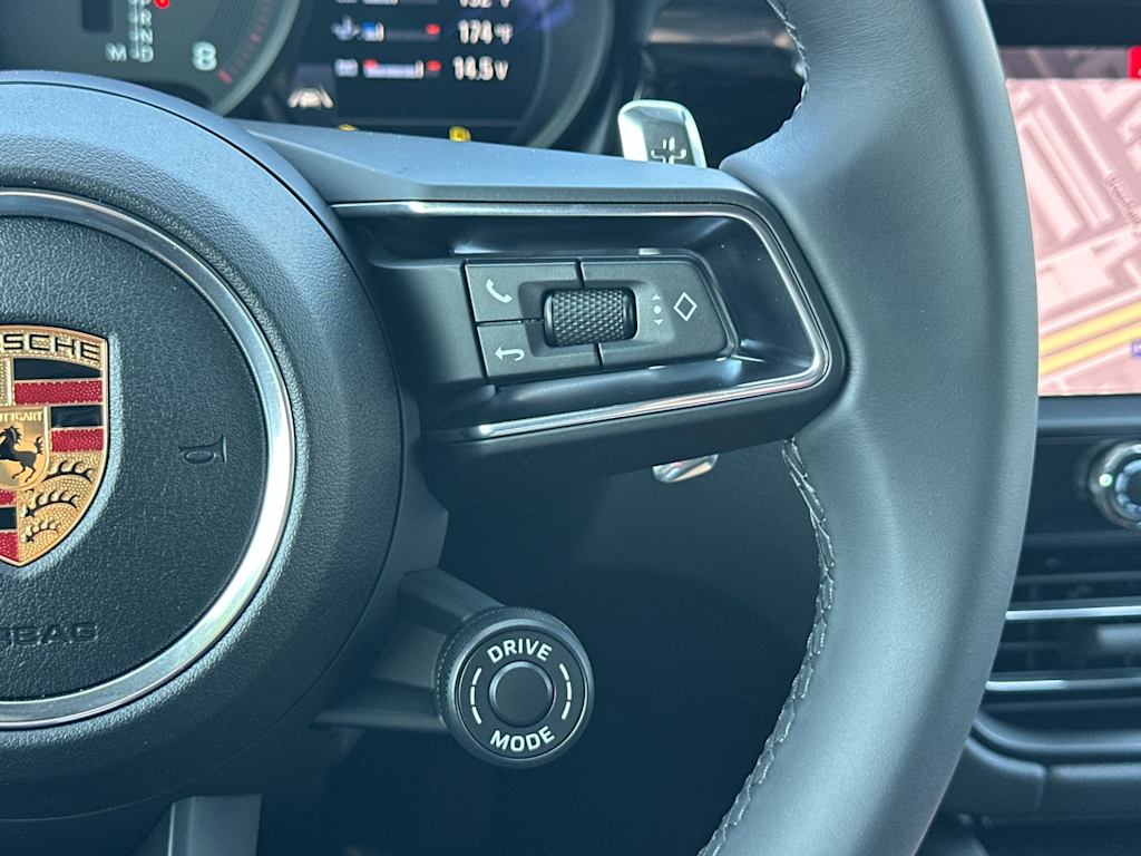 Thumbnail: 2026 Porsche Macan - 31