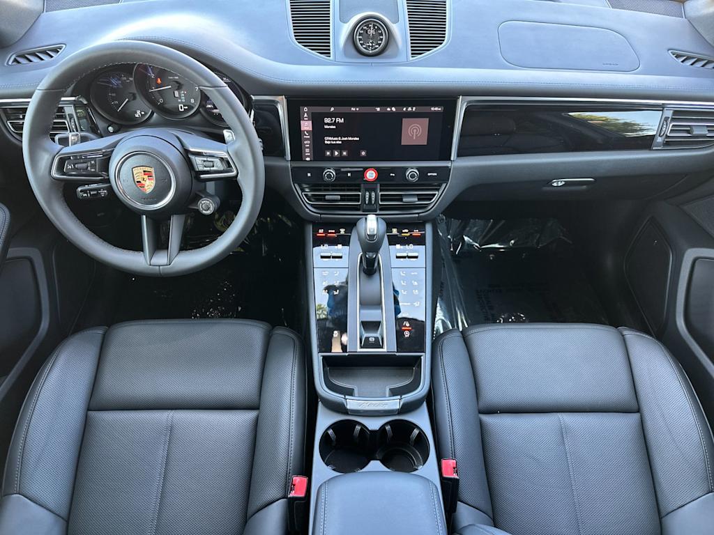Thumbnail: 2026 Porsche Macan - 9
