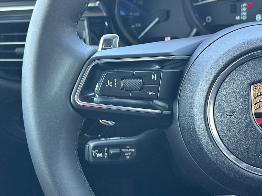 Thumbnail: 2026 Porsche Macan - 30