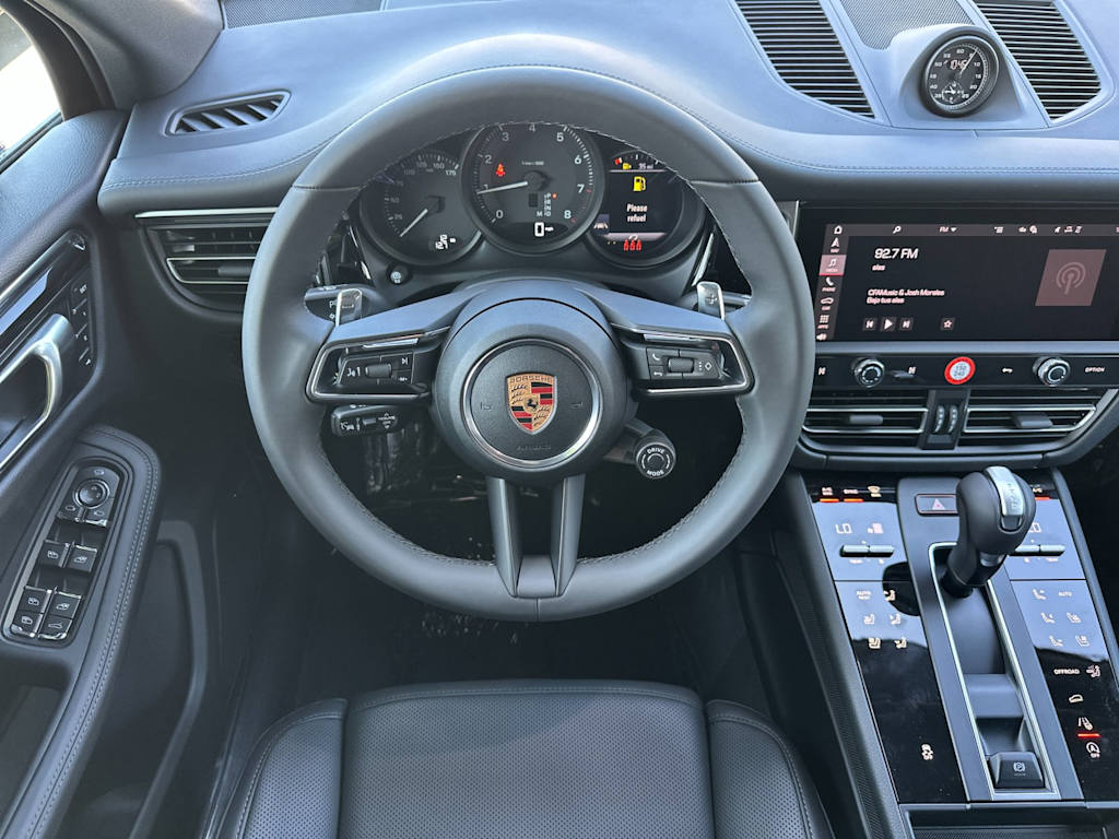 Thumbnail: 2026 Porsche Macan - 12