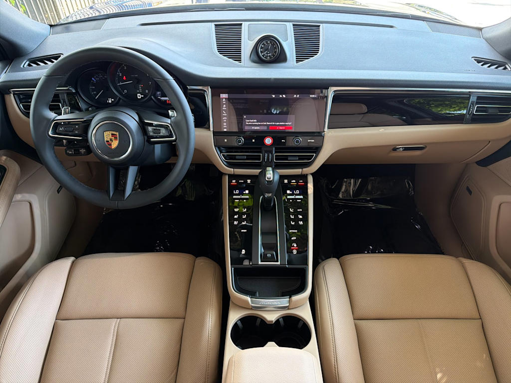 Thumbnail: 2026 Porsche Macan - 2