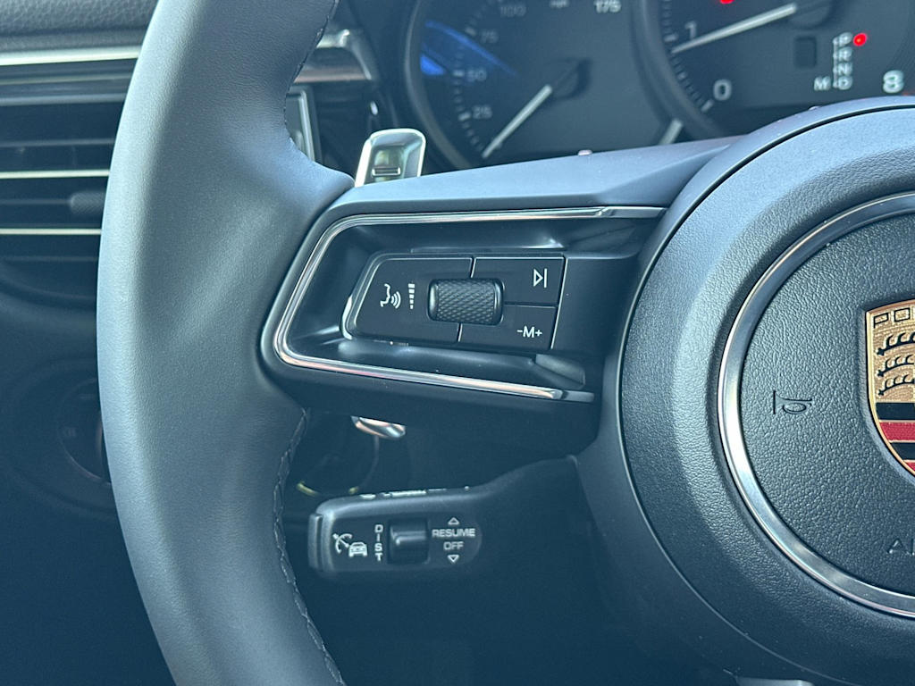Thumbnail: 2026 Porsche Macan - 30