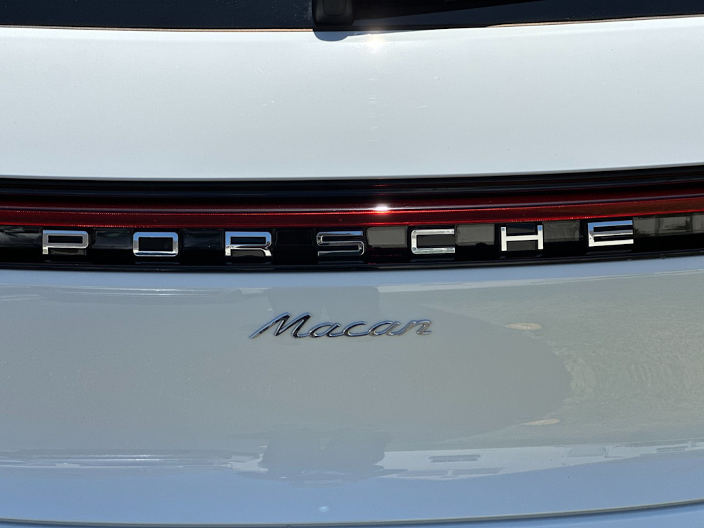 Thumbnail: 2026 Porsche Macan - 7