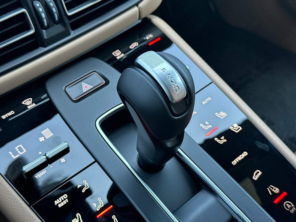 Thumbnail: 2026 Porsche Macan - 28