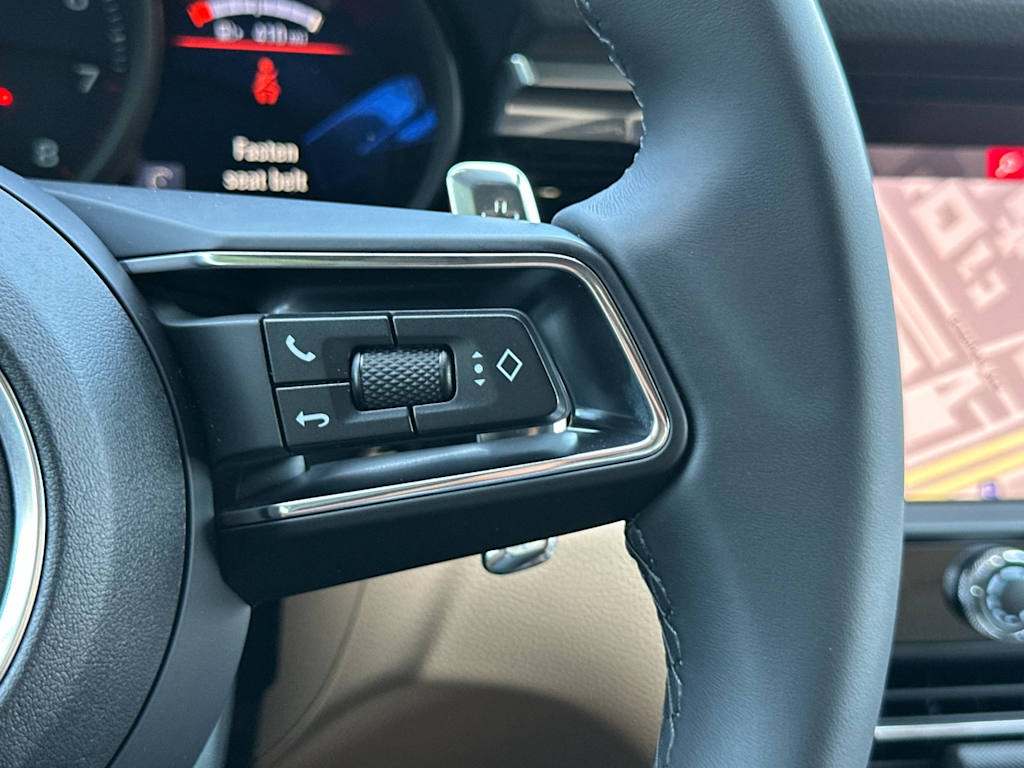 Thumbnail: 2026 Porsche Macan - 31