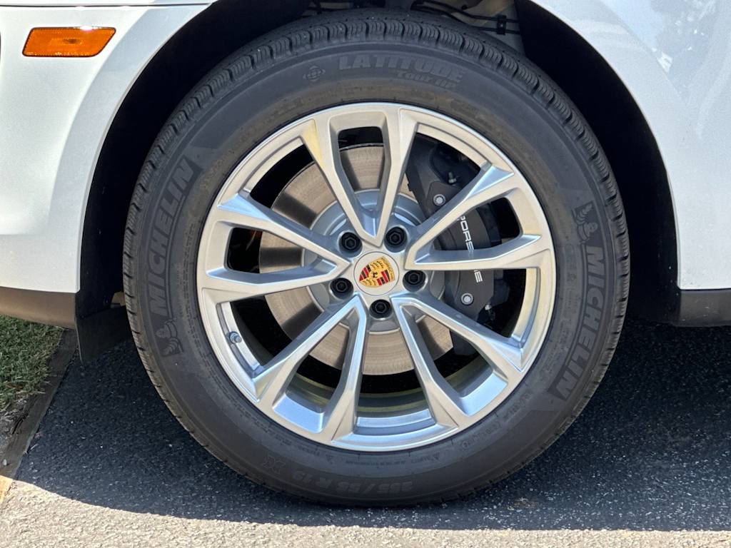 Thumbnail: 2026 Porsche Macan - 8