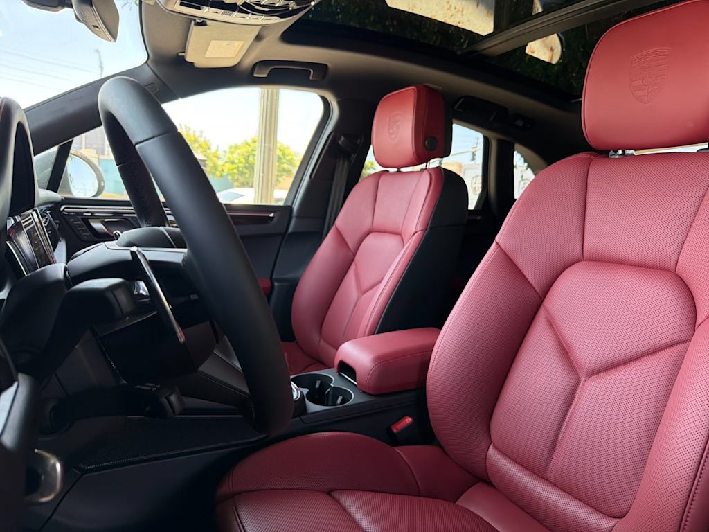 Thumbnail: 2026 Porsche Macan - 11