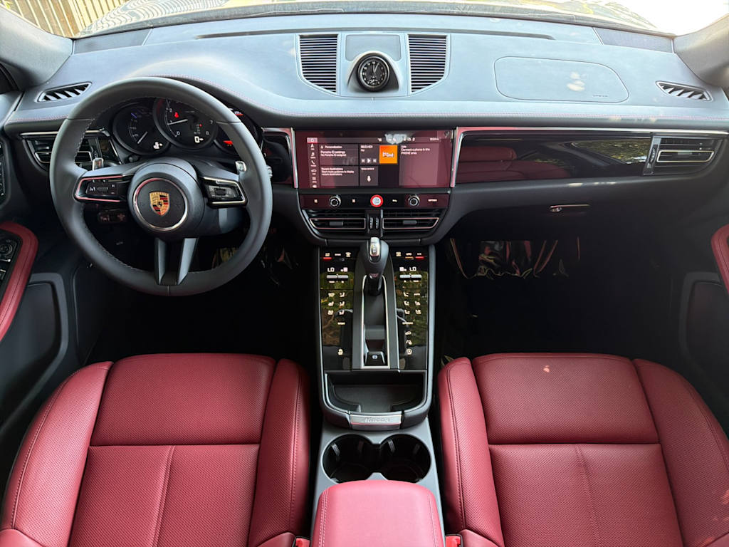 Thumbnail: 2026 Porsche Macan - 2
