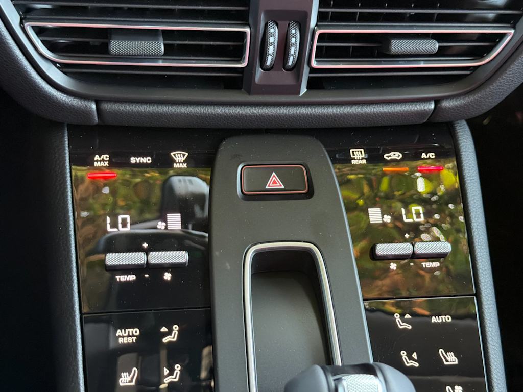 Thumbnail: 2026 Porsche Macan - 16