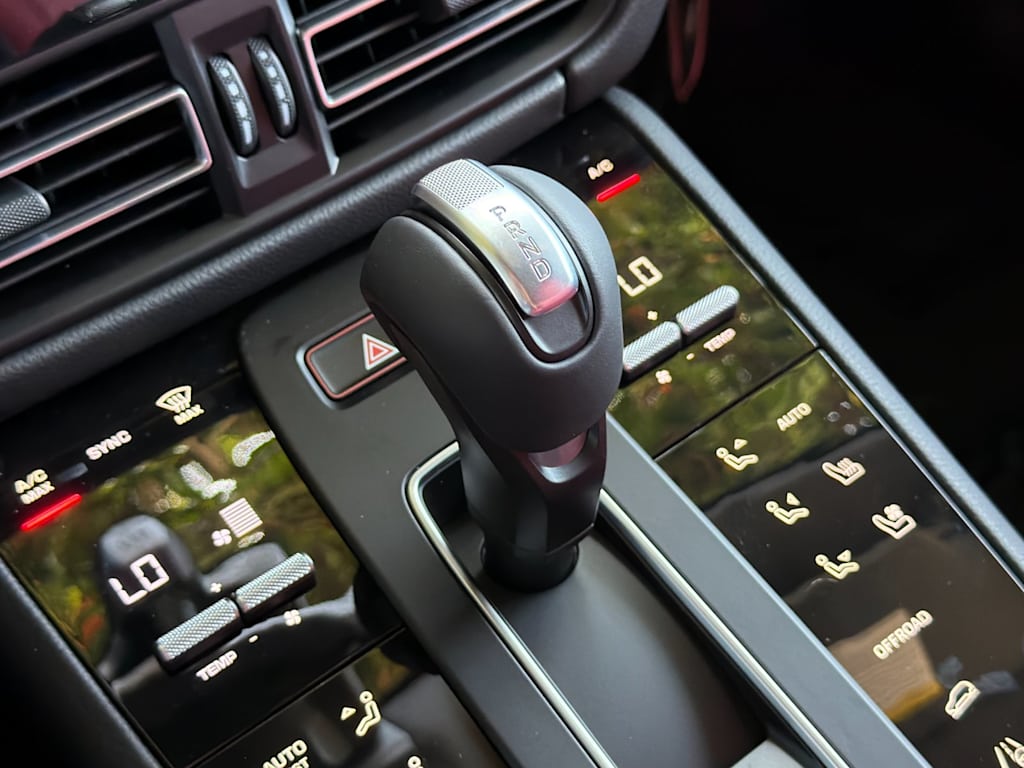 Thumbnail: 2026 Porsche Macan - 29