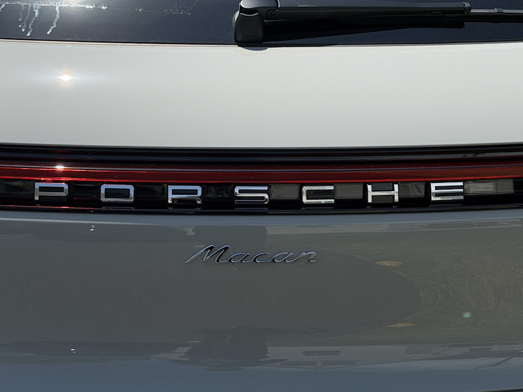 Thumbnail: 2026 Porsche Macan - 33