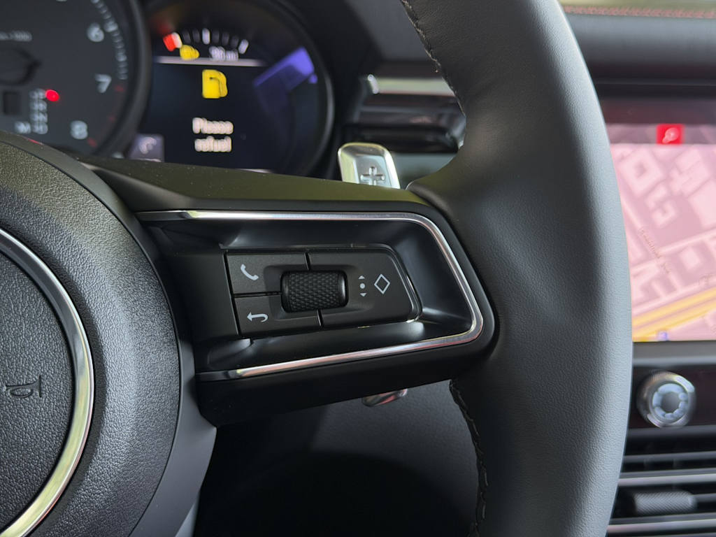 Thumbnail: 2026 Porsche Macan - 31