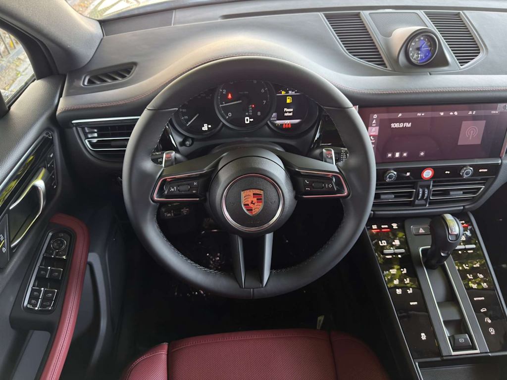 Thumbnail: 2026 Porsche Macan - 11