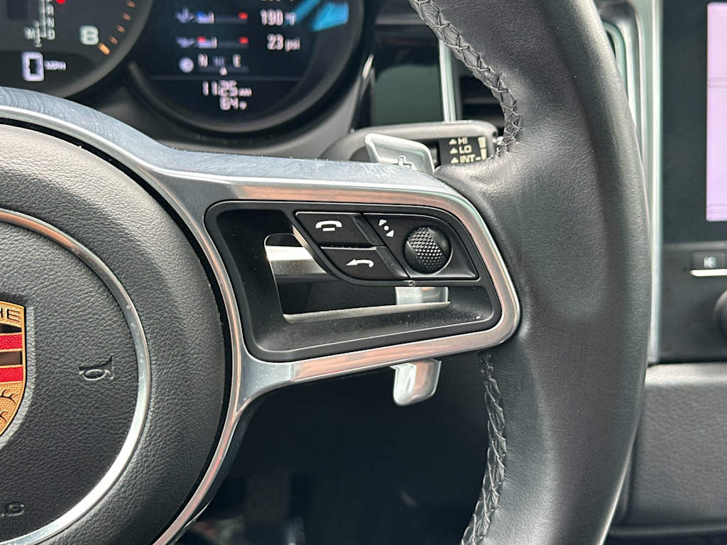 Thumbnail: 2018 Porsche Macan - 32
