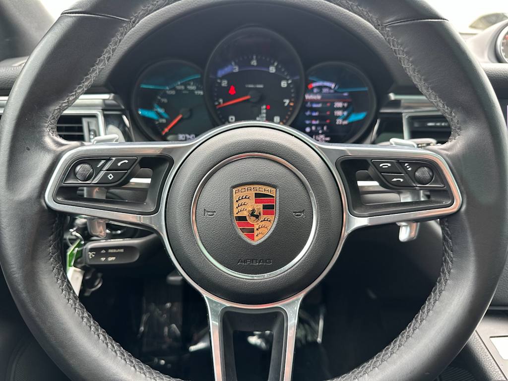 Thumbnail: 2018 Porsche Macan - 30