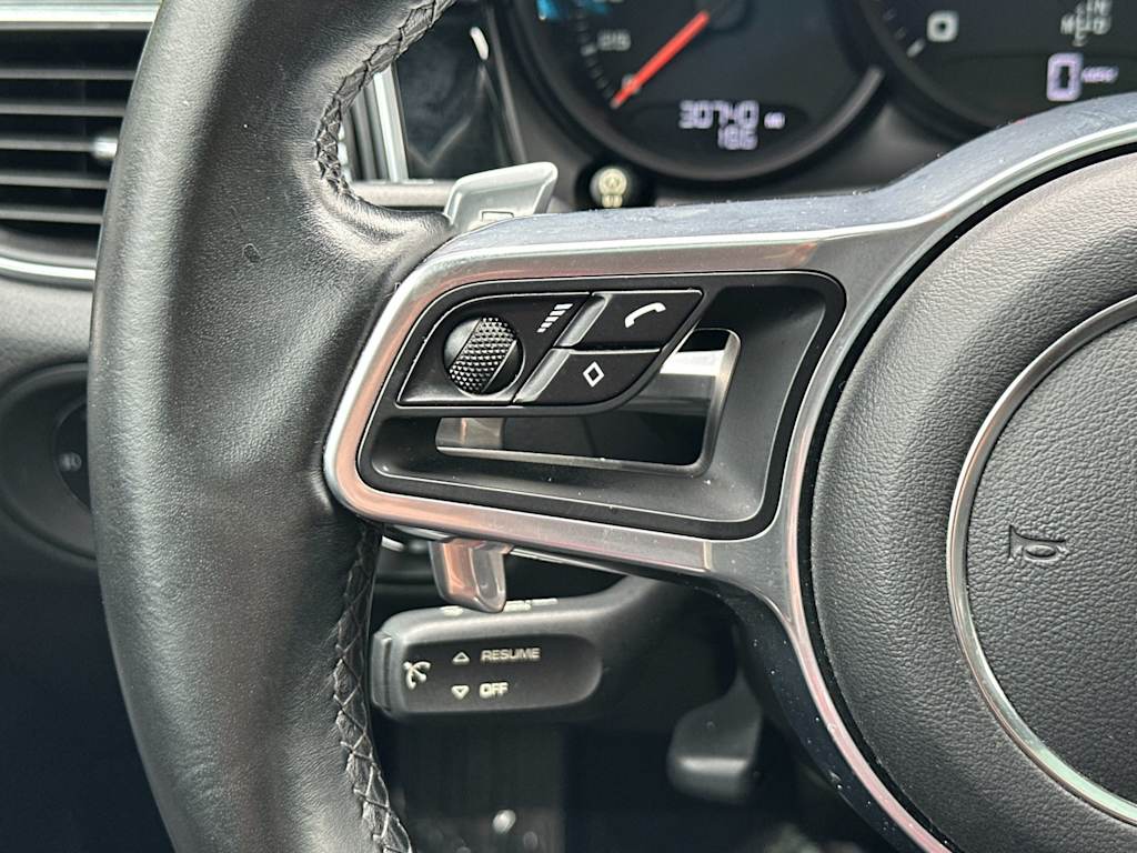 Thumbnail: 2018 Porsche Macan - 31