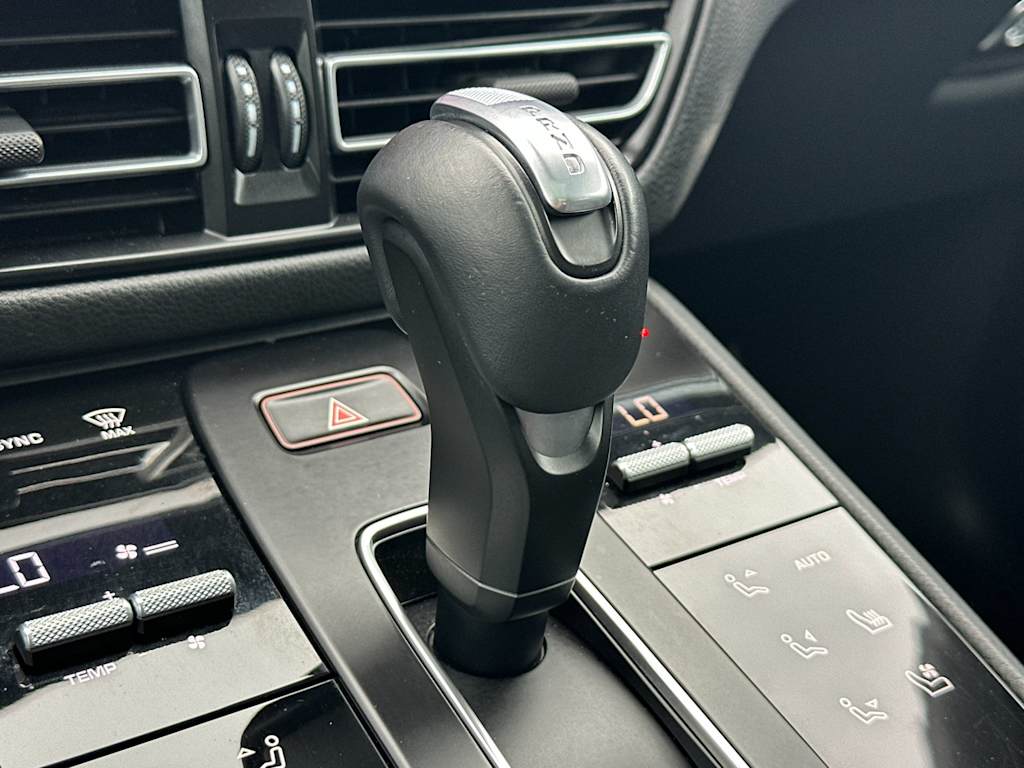 Thumbnail: 2025 Porsche Macan - 29