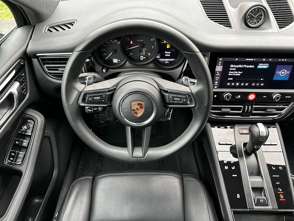 Thumbnail: 2025 Porsche Macan - 9