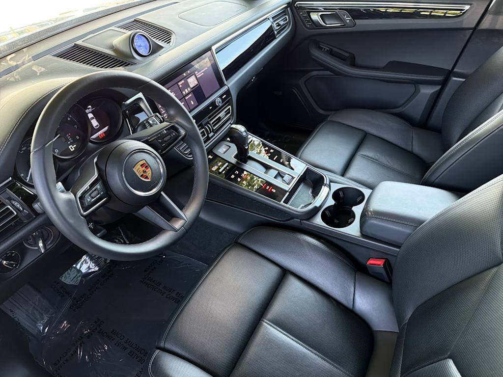 Thumbnail: 2025 Porsche Macan - 10