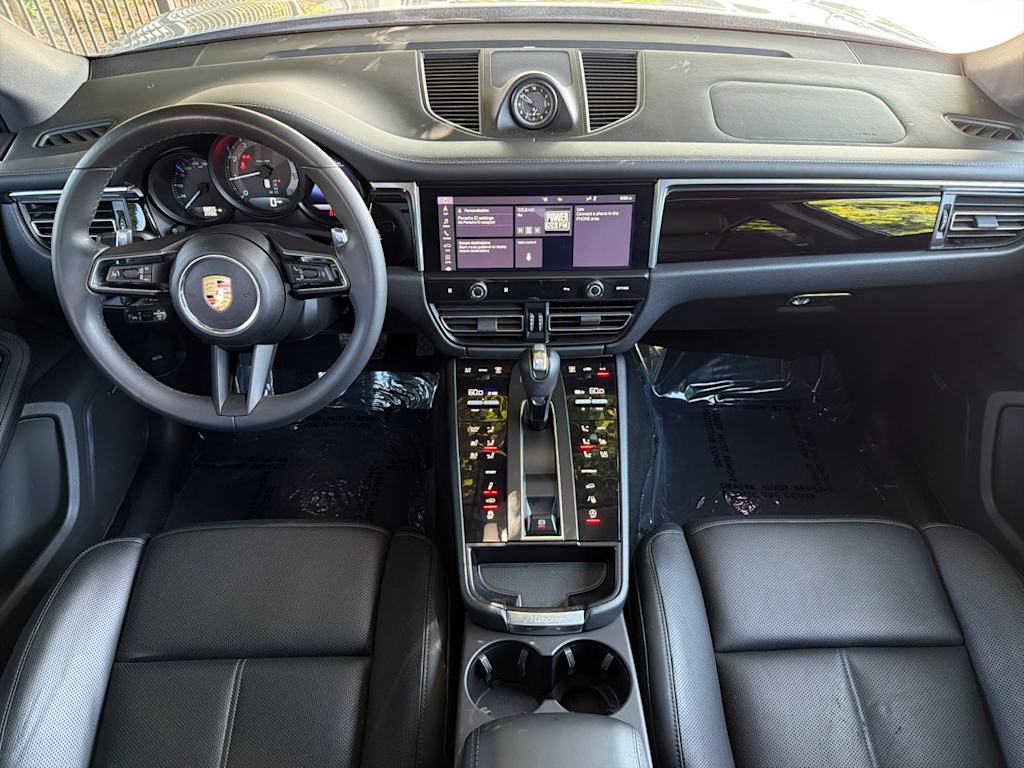 Thumbnail: 2025 Porsche Macan - 2