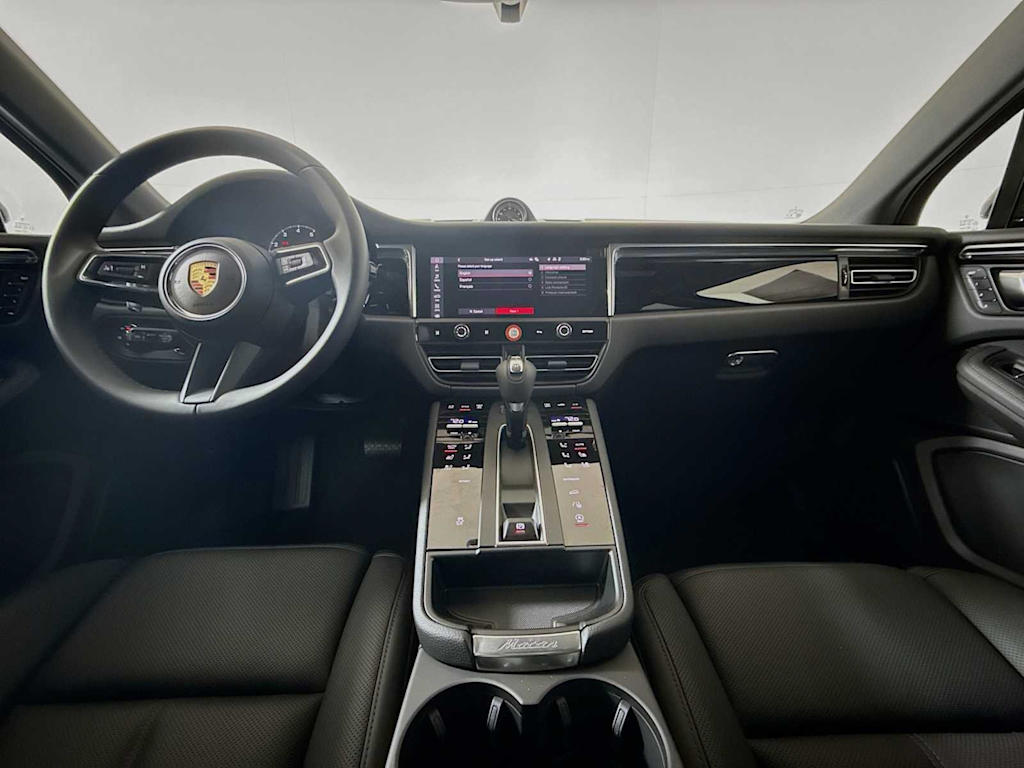 Thumbnail: 2025 Porsche Macan - 27