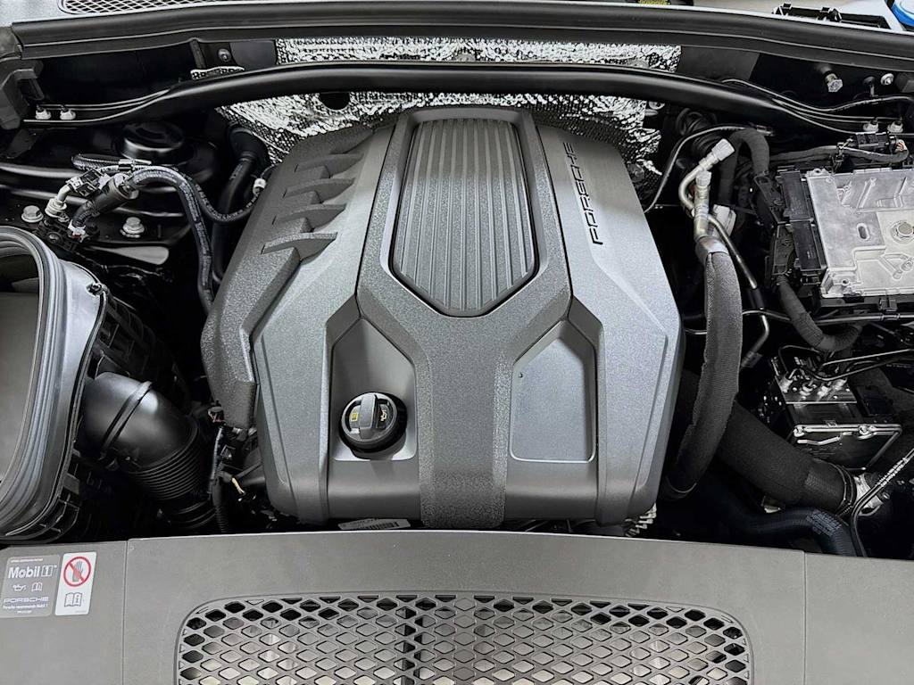 Thumbnail: 2025 Porsche Macan - 8