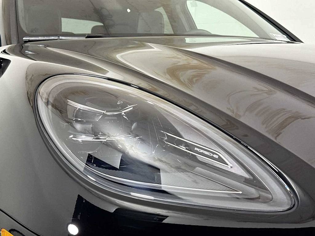 Thumbnail: 2025 Porsche Macan - 56