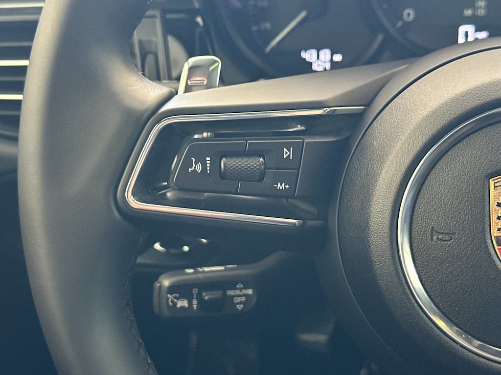 Thumbnail: 2025 Porsche Macan - 30