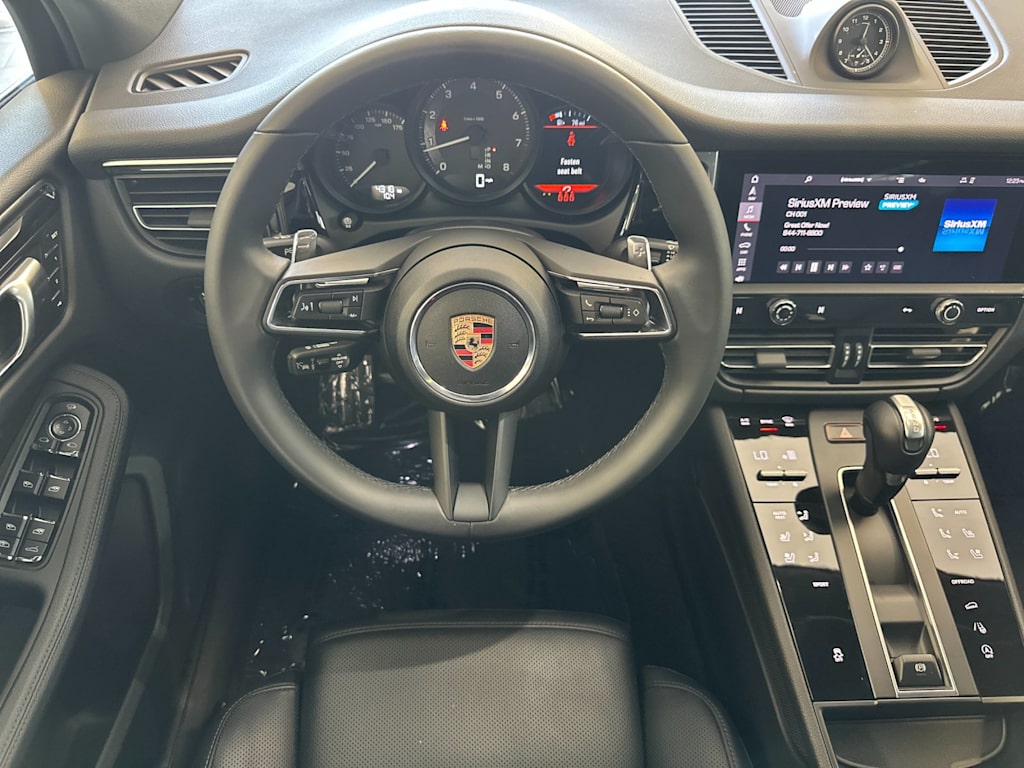 Thumbnail: 2025 Porsche Macan - 12