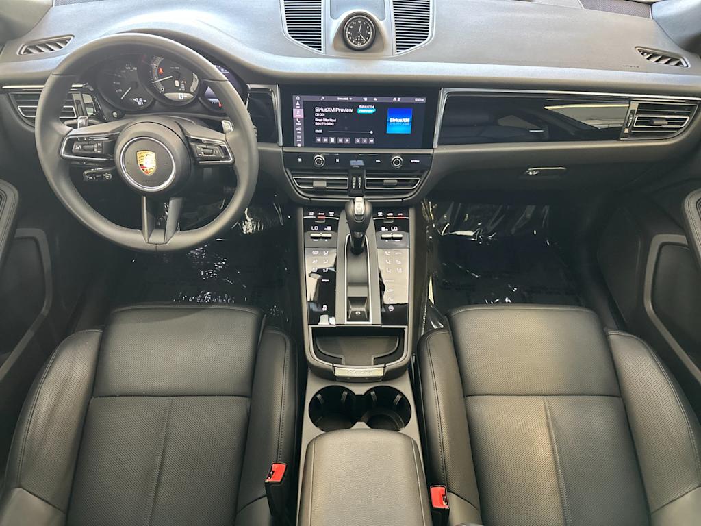 Thumbnail: 2025 Porsche Macan - 9