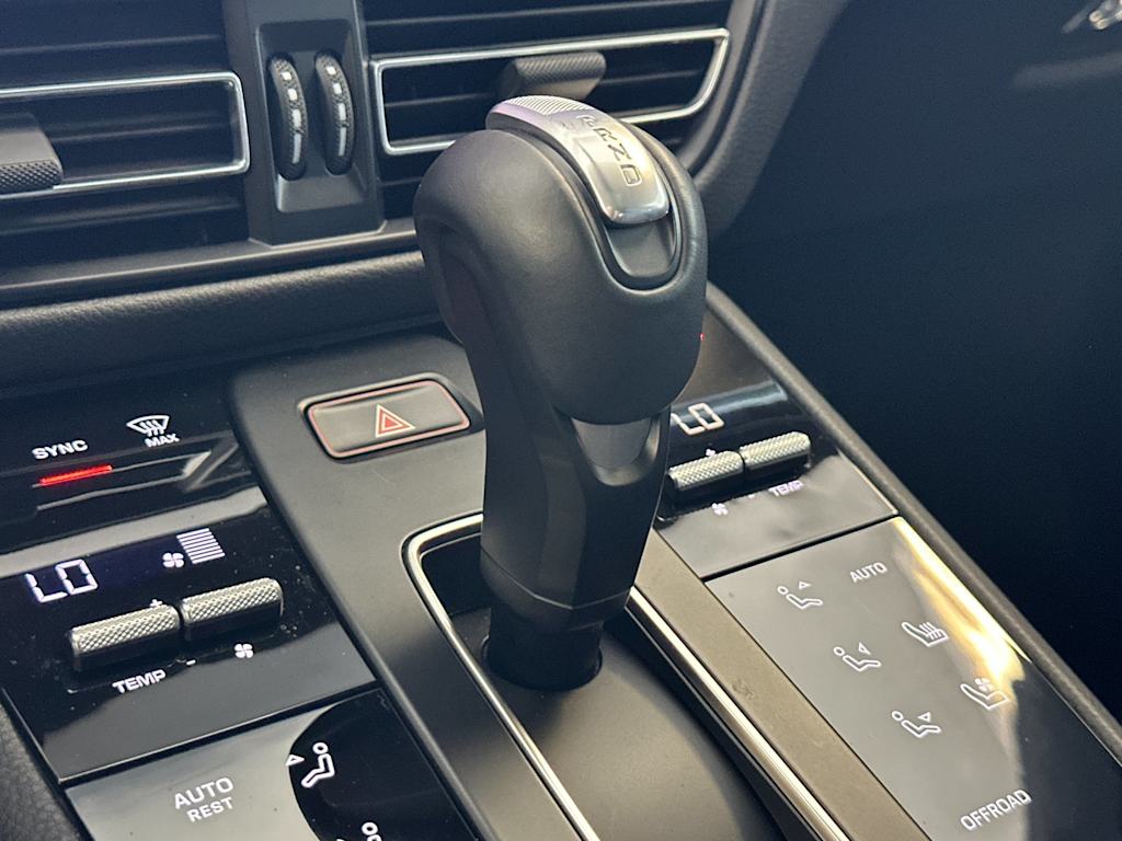 Thumbnail: 2025 Porsche Macan - 28