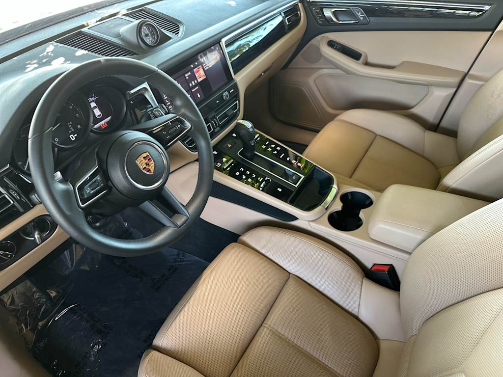 Thumbnail: 2025 Porsche Macan - 10