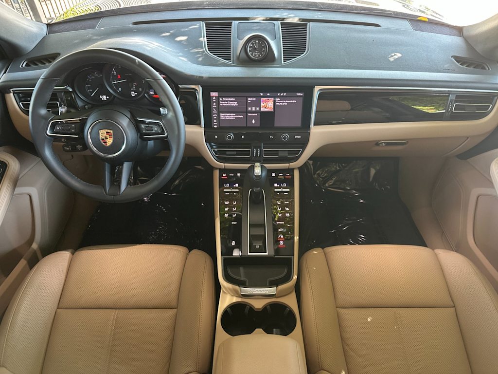 Thumbnail: 2025 Porsche Macan - 2