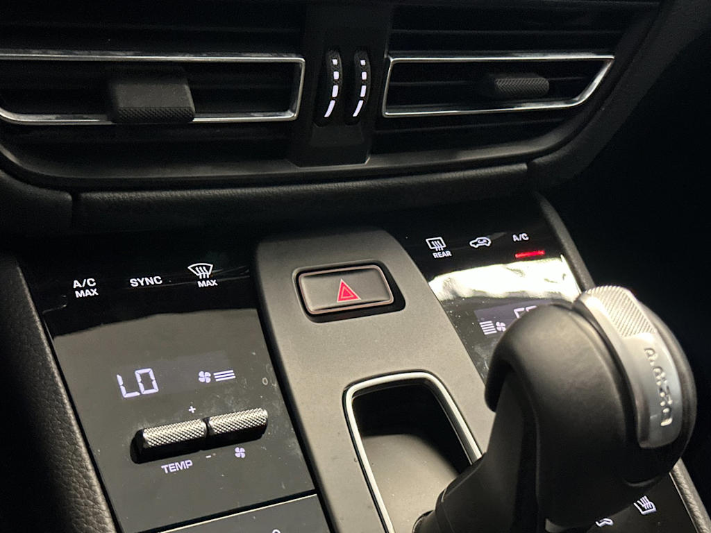 Thumbnail: 2025 Porsche Macan - 14