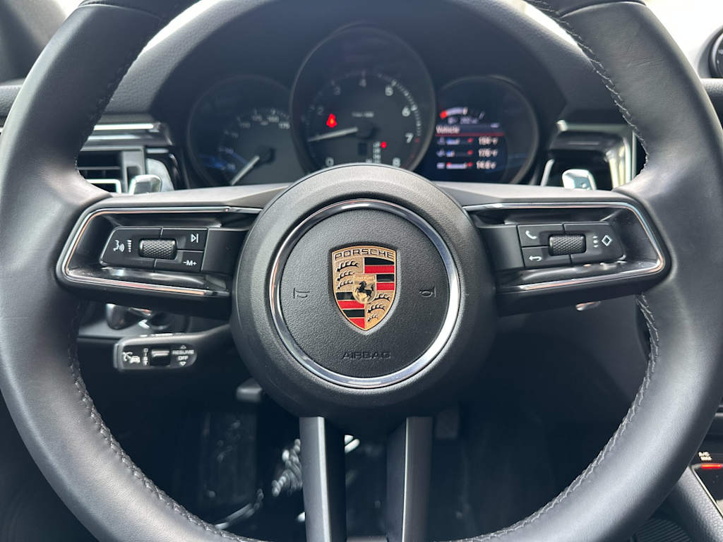 Thumbnail: 2025 Porsche Macan - 29