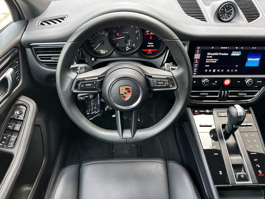Thumbnail: 2025 Porsche Macan - 9