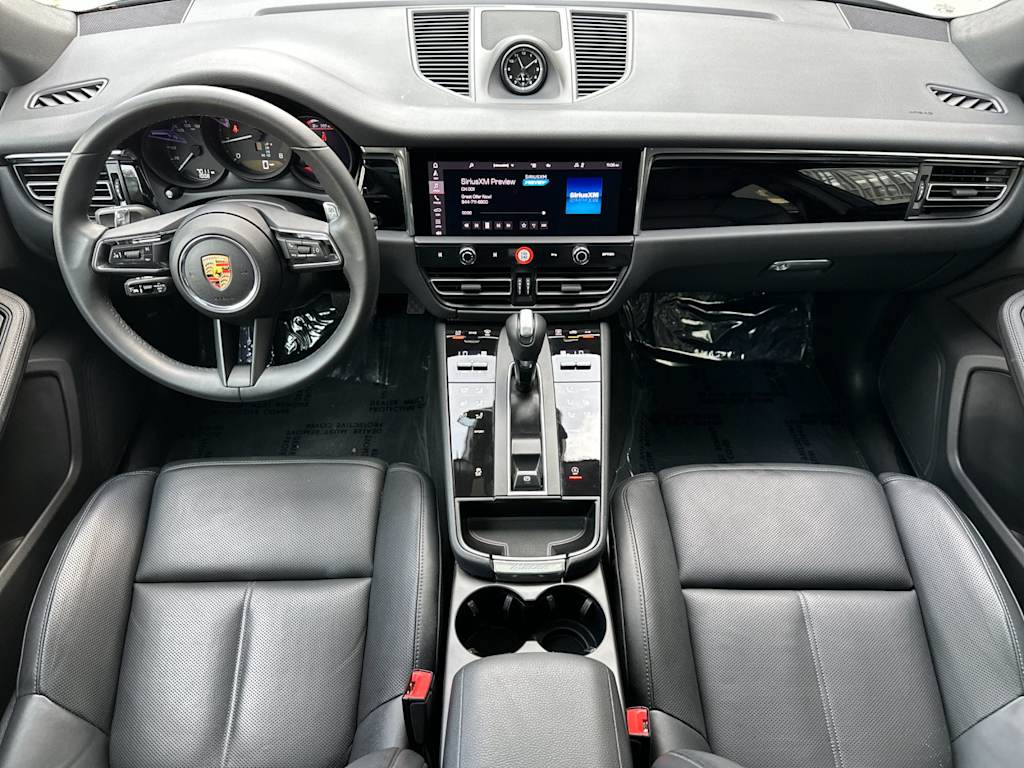 Thumbnail: 2025 Porsche Macan - 2
