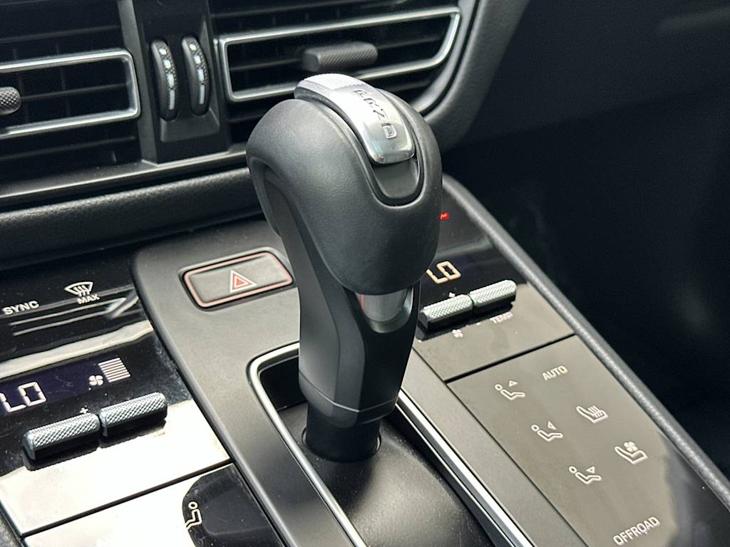 Thumbnail: 2025 Porsche Macan - 28