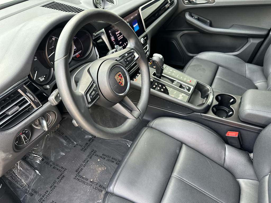 Thumbnail: 2025 Porsche Macan - 10
