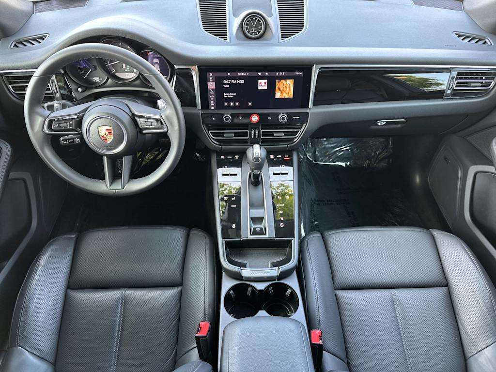 Thumbnail: 2025 Porsche Macan - 2