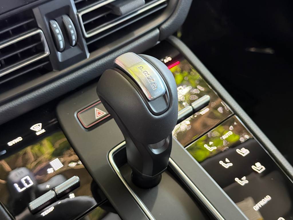 Thumbnail: 2025 Porsche Macan - 28