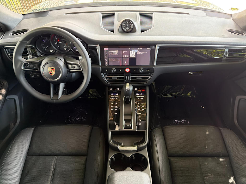 Thumbnail: 2025 Porsche Macan - 2