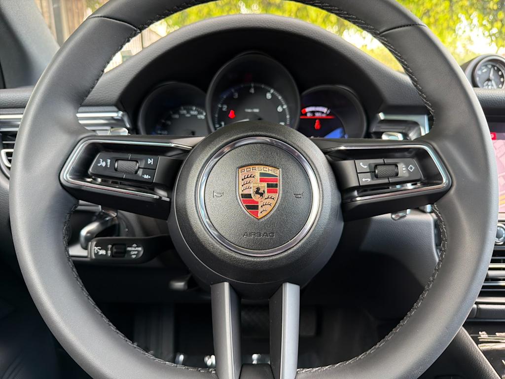 Thumbnail: 2025 Porsche Macan - 14
