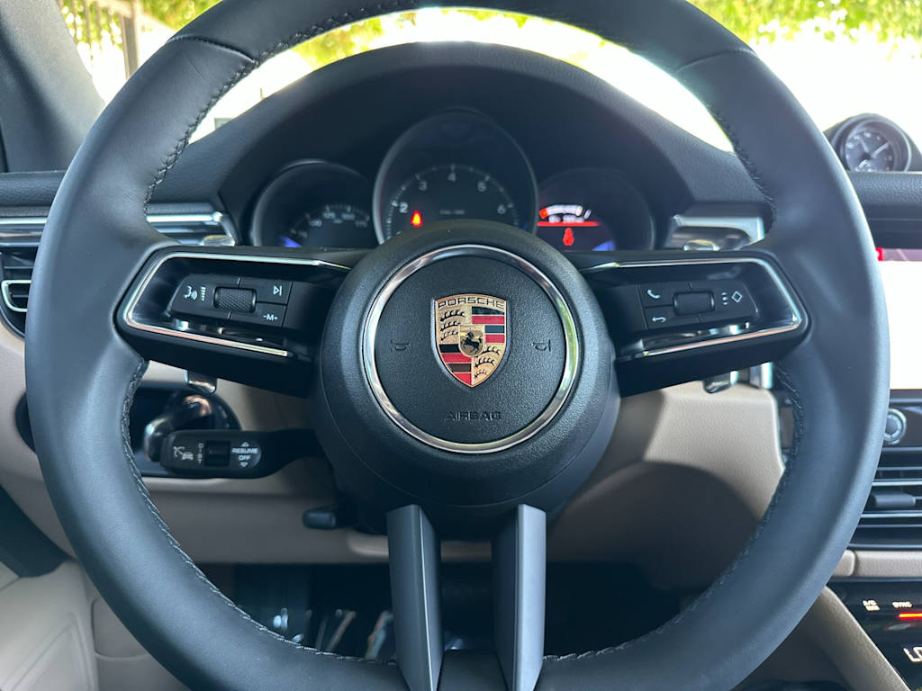 Thumbnail: 2025 Porsche Macan - 29