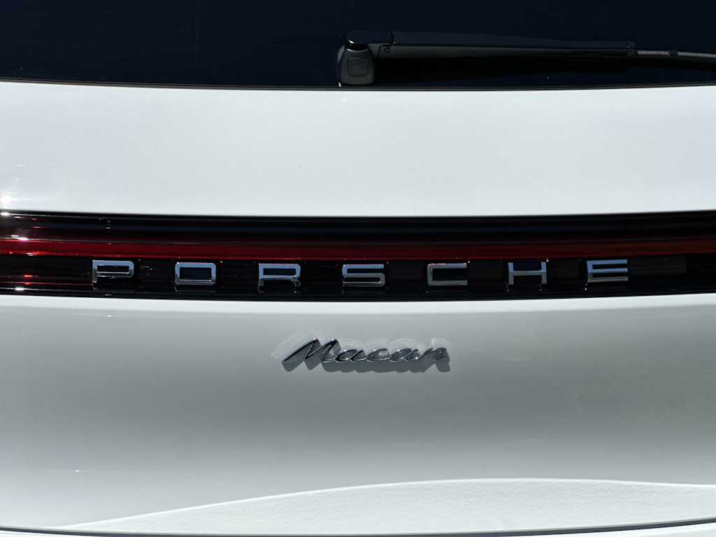 Thumbnail: 2025 Porsche Macan - 6