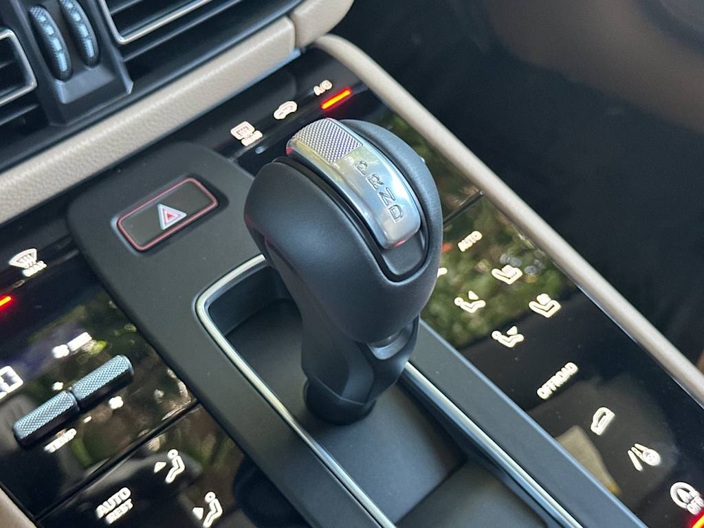 Thumbnail: 2025 Porsche Macan - 28