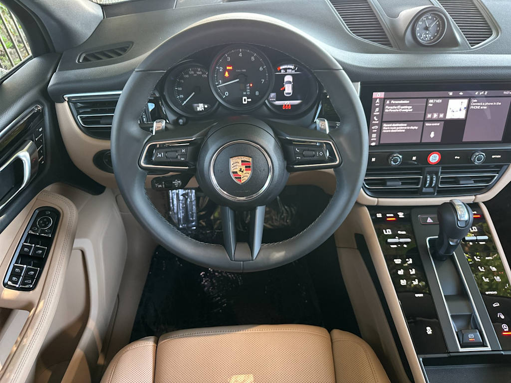 Thumbnail: 2025 Porsche Macan - 11